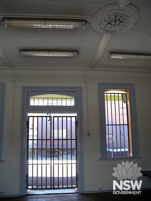 Carlton Railway Station - Platform 1/2  building - interior, waiting room