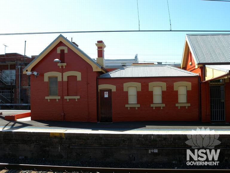 Carlton Railway Station - Platform 1/2 building - south elevation, west end (taken from Platform 3/4)