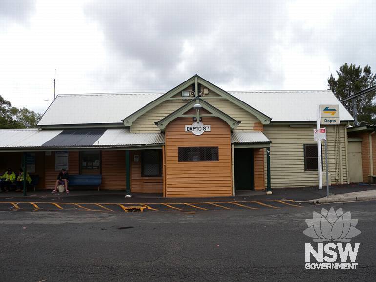Dapto Railway Station - 1887 Platform 2 building - east elevation