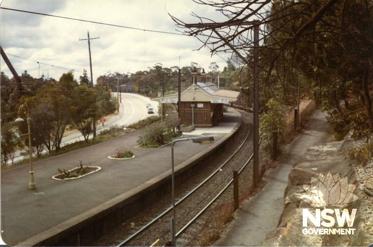 Woodford Station from Western end.