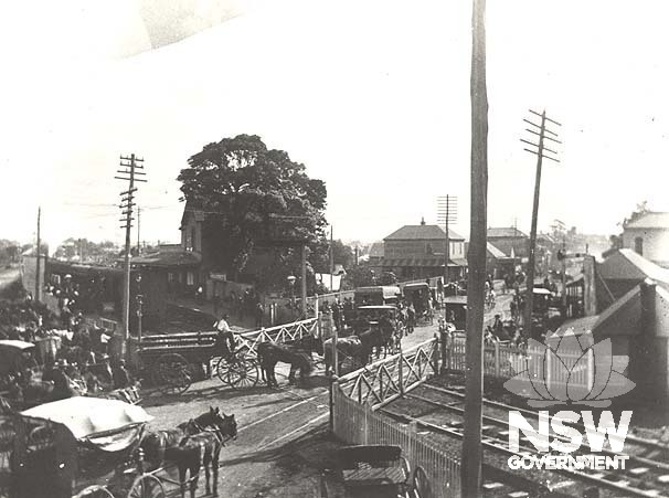 Maitland Railway Precinct- level crossing, 1911.