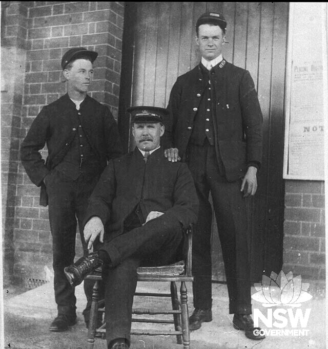 Ingleburn second station building, c1915, showing station staff and tuckpointed brickwork