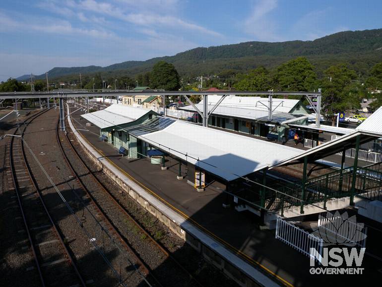 Thirroul Railway Station -from footbridge looking south