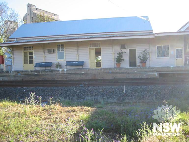 Narrabri Railway Station- RRR and signal box from trackside.