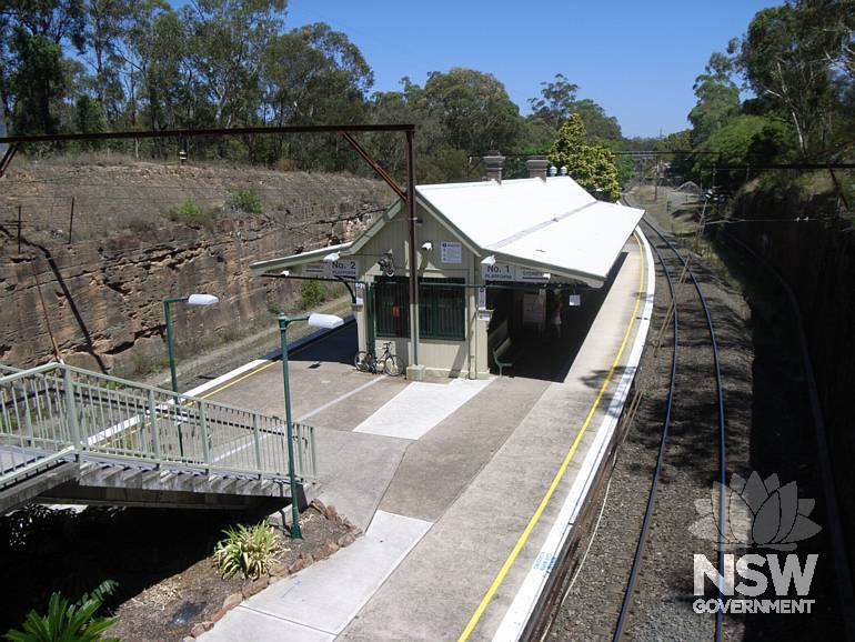 Glenbrook Station looking from Sydney end