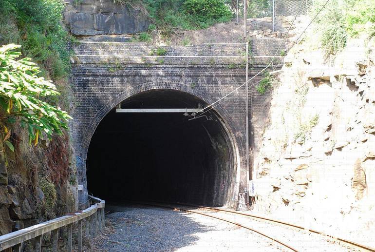 Portal to tunnel on Lavender Bay line.