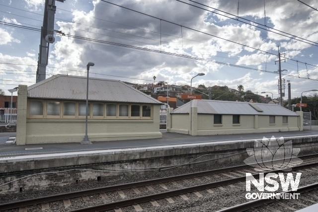 Banksia Railway Station - Platform 2/3 - buildings/roofs over subway and subway ticket office