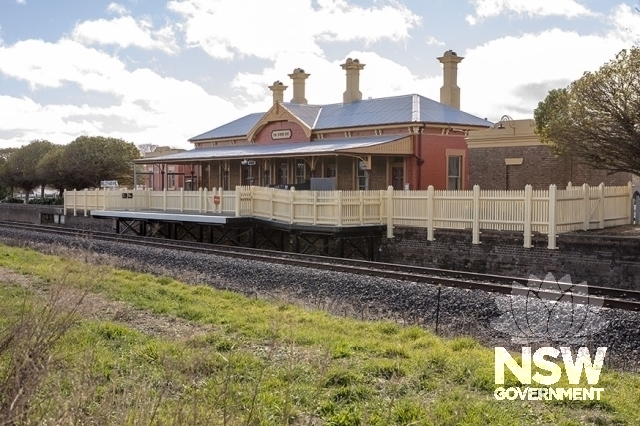 Millthorpe Railway Station - Station from trackside
