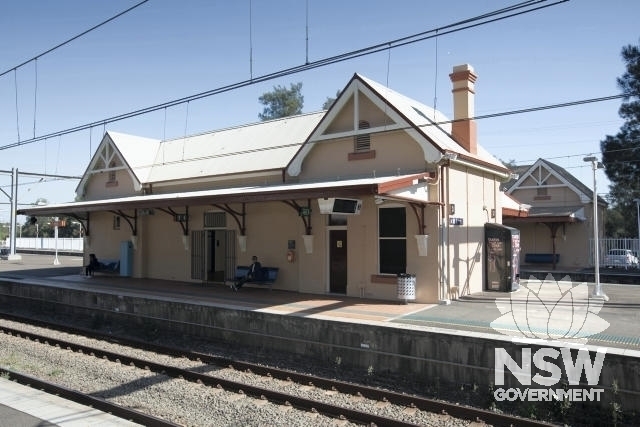 Tempe Railway Station - Platform 3, building 2/3 and Platform 1 to the right of picture