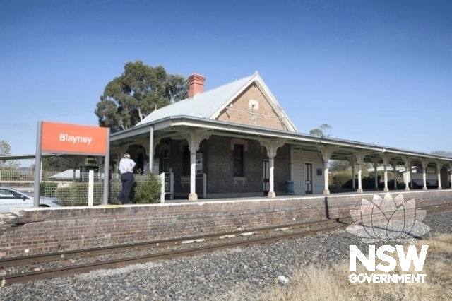 Blayney Railway Station - Platform and booking office