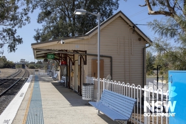 Tahmoor Railway Station - Platform 2 and building