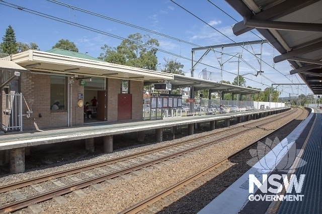 Morisset Railway Station Group and Residences - Platform 1 waiting room and awning
