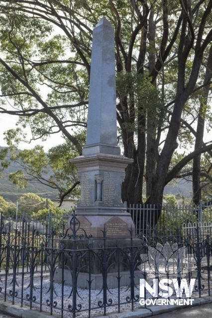 Bulli Mine Disaster Memorial -The memorial and Fence.
