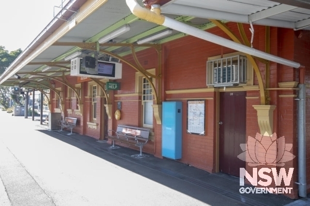 Rockdale Railway Station - Platform 2-western elevation and awning detail