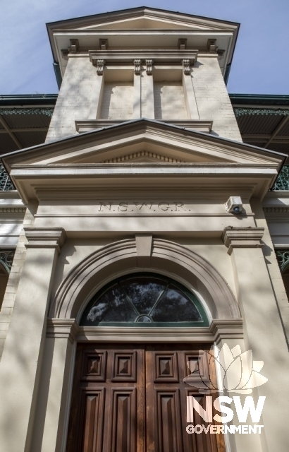 Eveleigh Chief Mechanical Engineers Office - The main entrance.