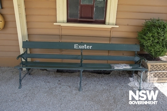 Exeter Railway Station Group - EXETER Bench seat