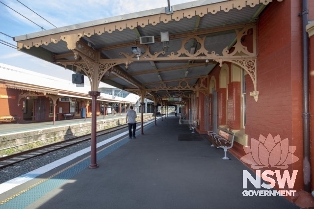 Sydenham Railway Station Group - Platform 3, Platform 4 left of image.g