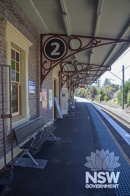 Kiama Railway Station Group - Platform 2 and awning bracket detail.