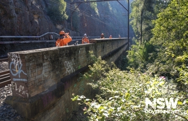 Glenbrook Railway Deviation - Retaining wall on the down side