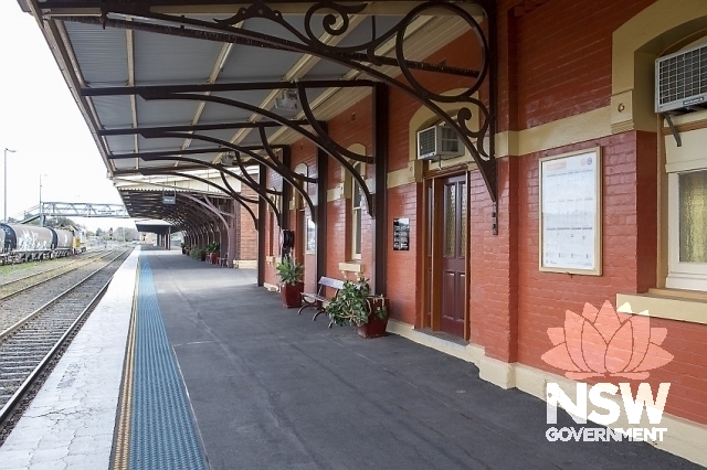 Parkes Railway Precinct - Station building and the under awning detail