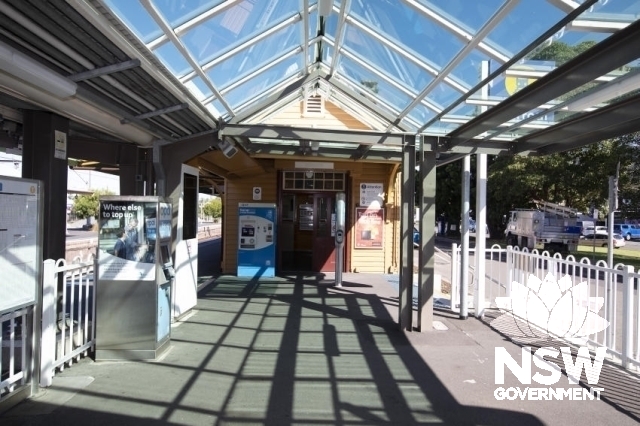 Thirroul Railway Station - Platform 1 building - north elevation with awning to ticket office
