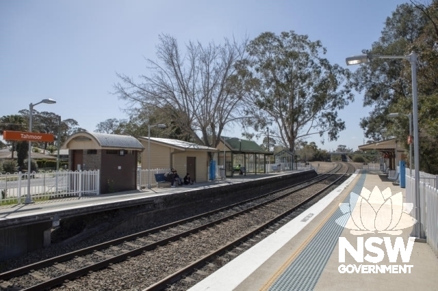 Tahmoor Railway Station - Platforms 1 & 2 overview