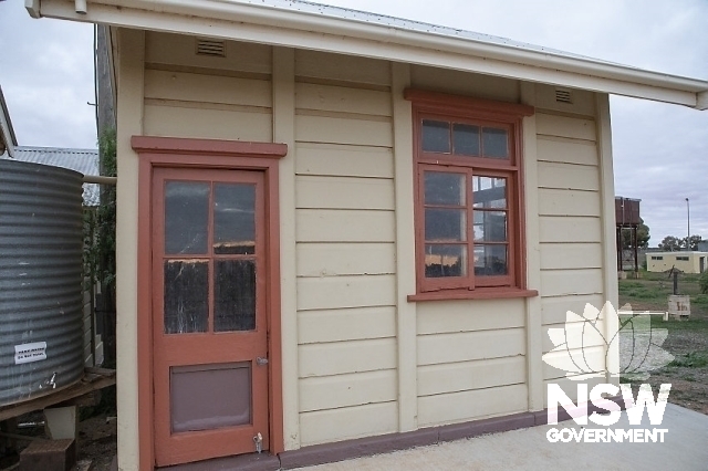 Ivanhoe Railway Precinct - Concrete drop slab signal box 1926