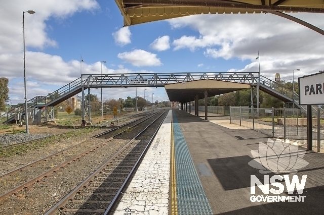 Parkes Railway Precinct - Overhead footbridge at the western end of the platform