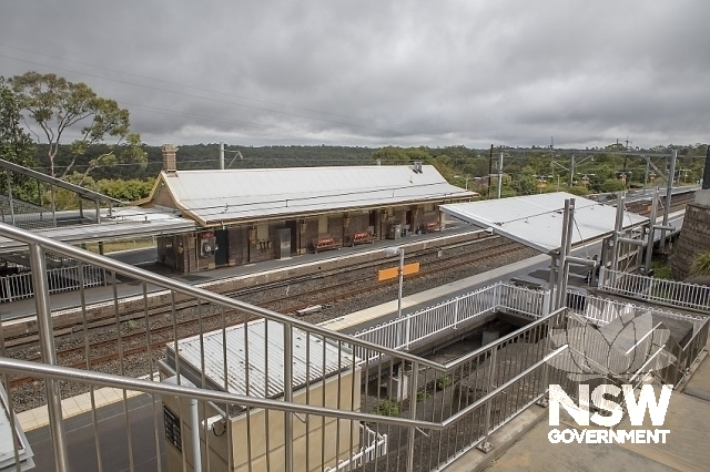 Berowra Railway Station Group - View over platform 3 to platforms 2/1