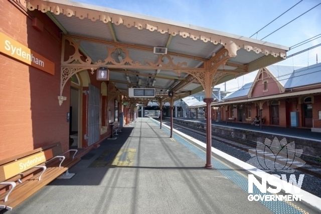 Sydenham Railway Station Group - Platform 3