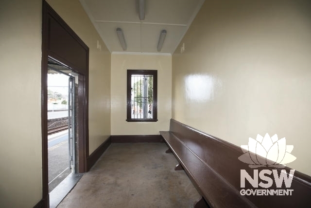 Banksia Railway Station - Platform 4 Waiting room