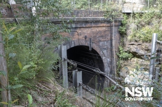 Woy Woy Railway Tunnel - Western entrance / Abutment