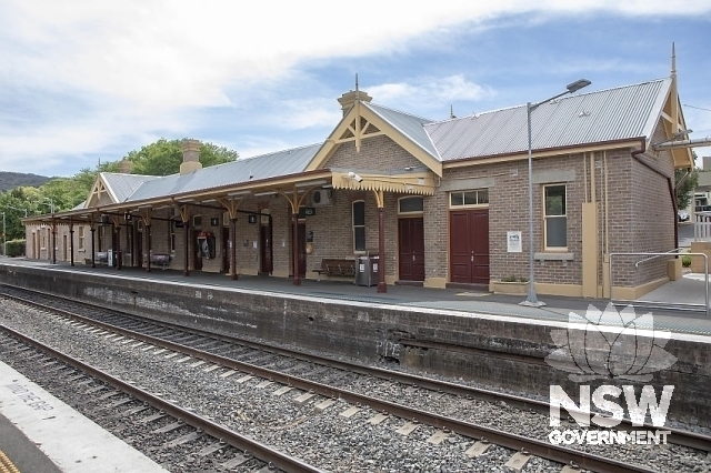 Bowral Railway Station Group - Platform 2 building.