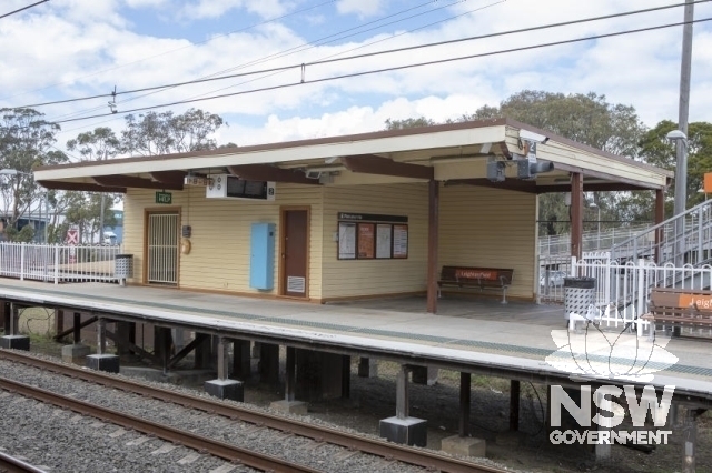 Leightonfield Railway Station Group - Platform 2 waiting room and shelter.
