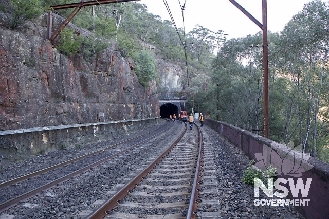Glenbrook Railway Deviation - Cutting to tunnel portal