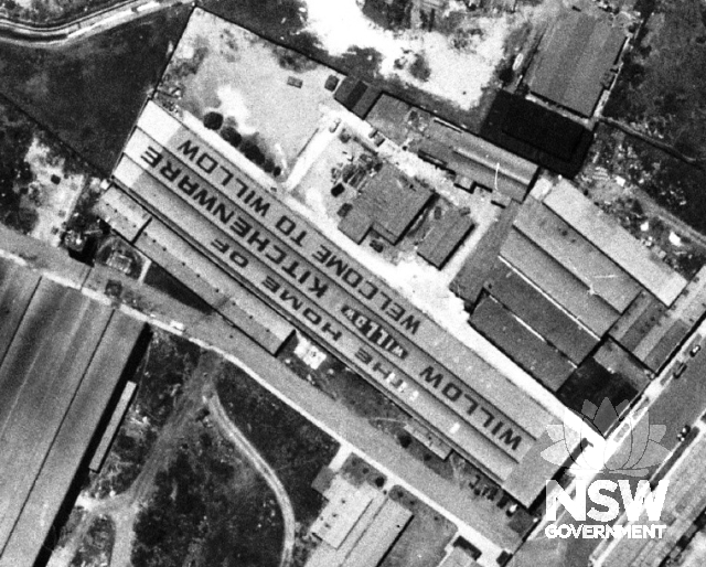 1949 aerial photo showing the expanded roof signage