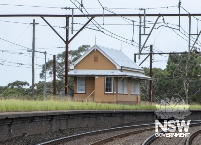 Newnes Junction Signal Box - Platform and the signal box