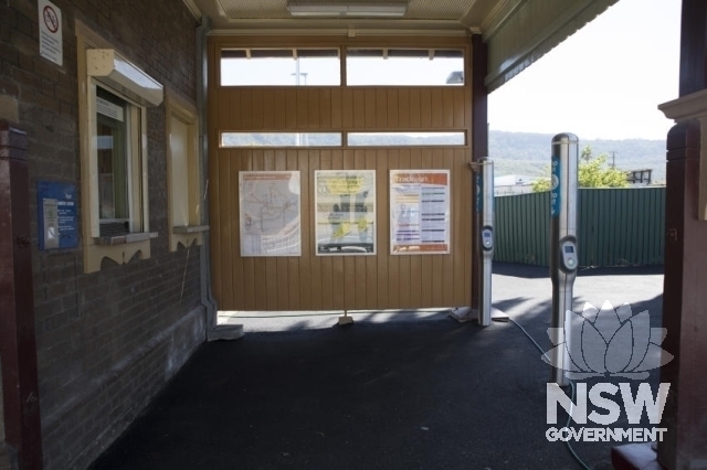 Bulli Railway Station Group - Weatherboard shelter at the ticket office. Platform 1.