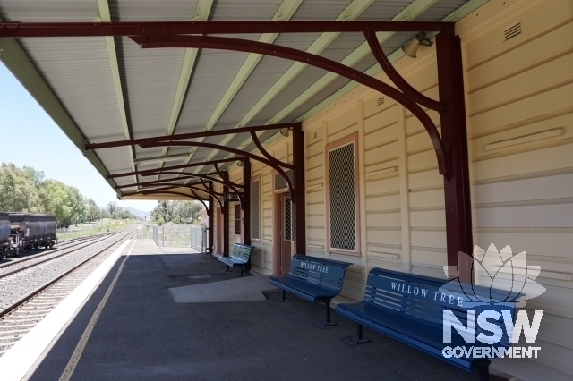 Willow Tree Railway Station - looking South from platform.