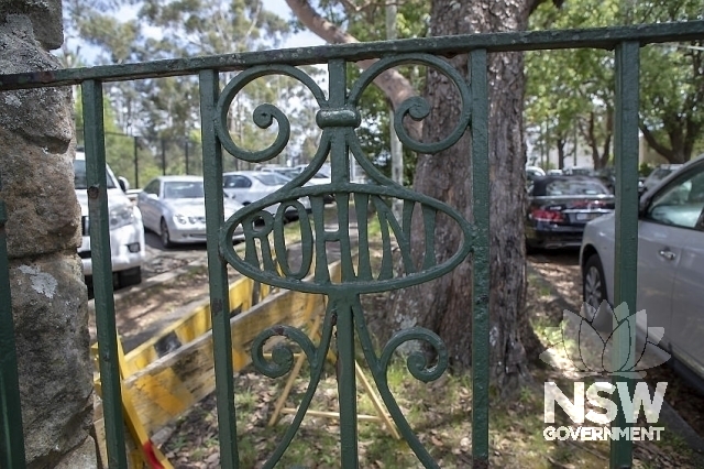 Turramurra Railway Station Group - Rohini gates detail