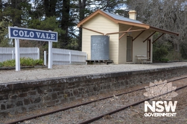 Colo Vale Railway Station - Colo Vale Bench seat.