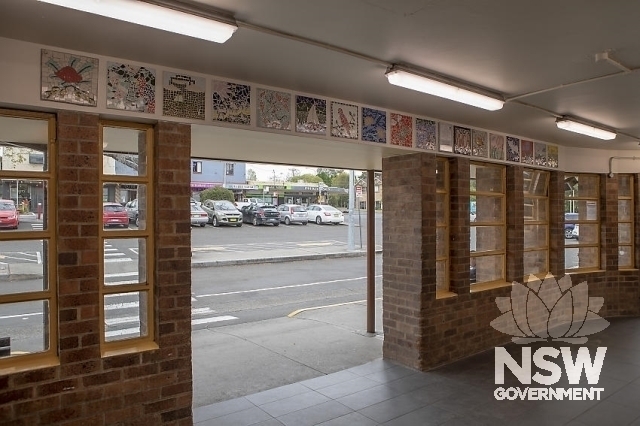 Bomaderry Railway Station - Entrance with stell framed windows and mosaic art