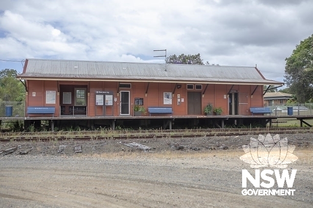 Macksville Railway Station - View from across the tracks