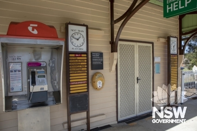 Tahmoor Railway Station - Rollover Indicator signs still in use at Tahmoor.