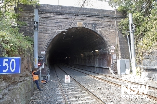 Glebe Railway Tunnel - Western entrance to Glebe railway tunnel from Jubilee Park metro light rail s