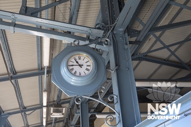 Milsons Point Railway Station - Platform under awning Clock