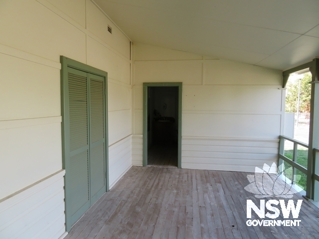 Block B: West verandah looking south