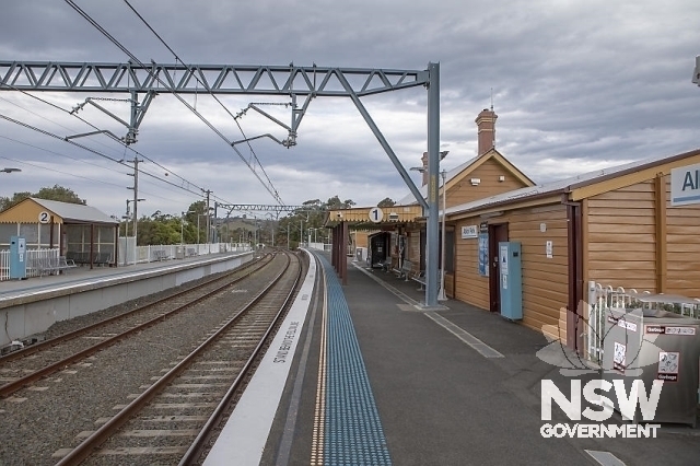 Albion Park Railway Station Group - Looking south along platform 1