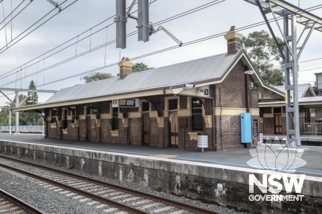 Erskineville Railway Station Group - Platform 3 building.