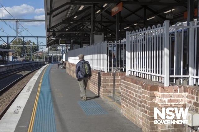 Burwood Railway Parcel's Office and Underbridge - Platform 4/5 split level